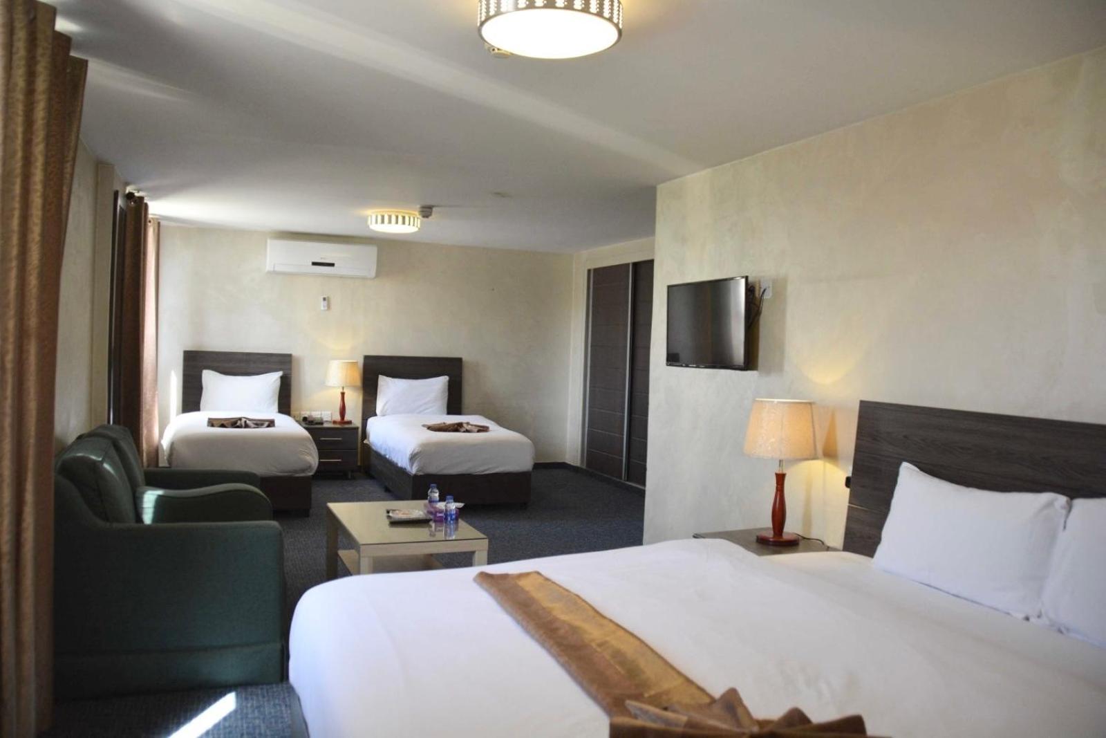 Olive Hotel Аман Екстериор снимка