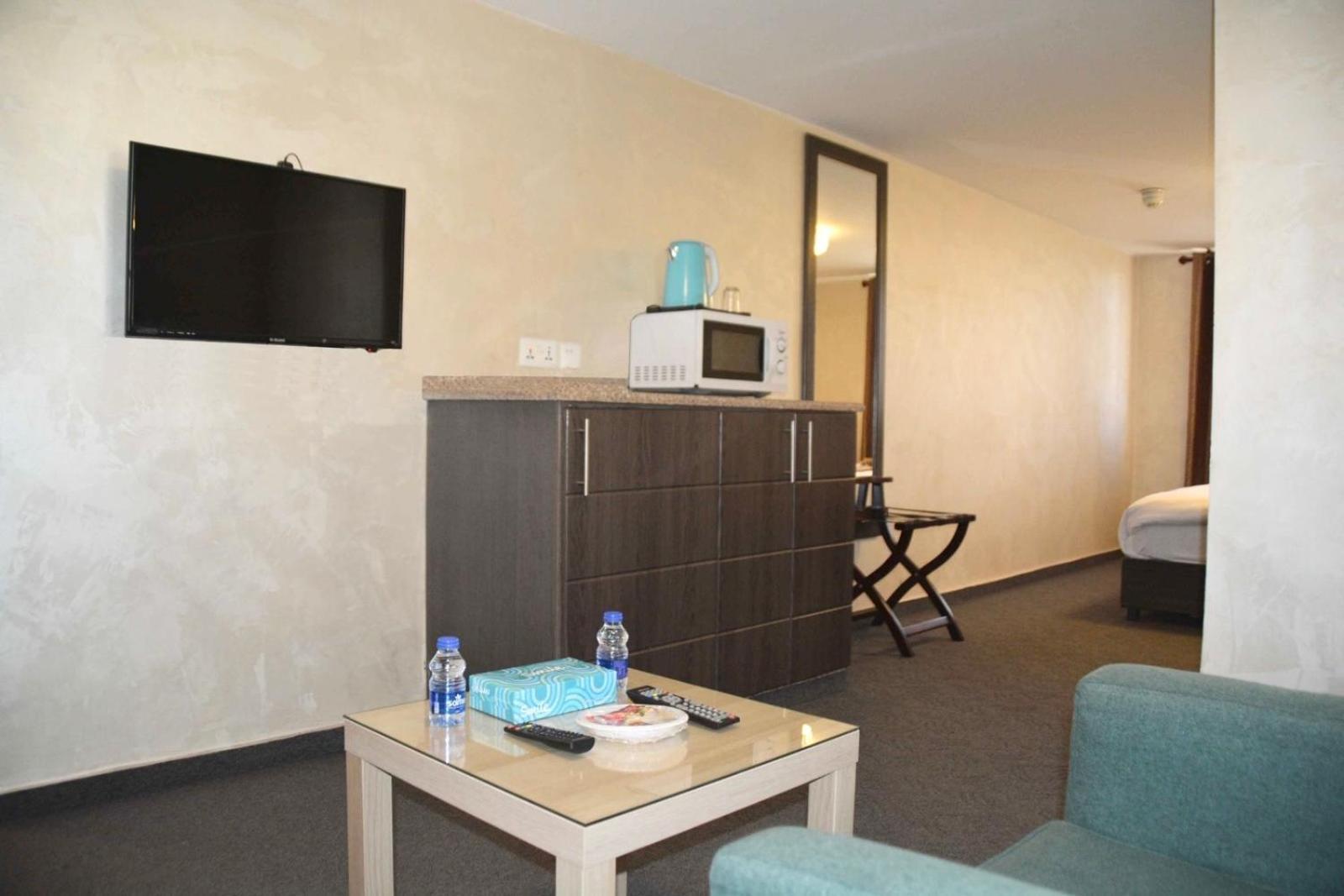 Olive Hotel Аман Екстериор снимка